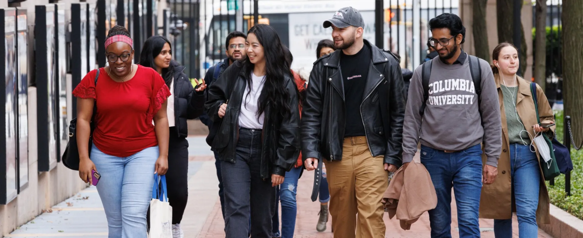 Students on College Walk