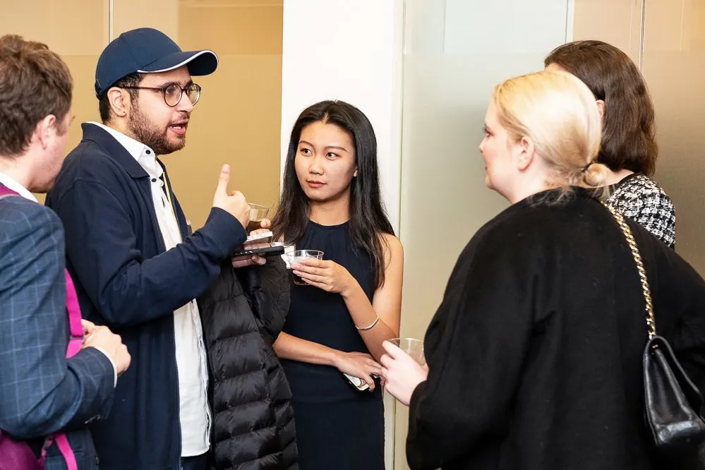 Bingruo chats with Columbia alumni